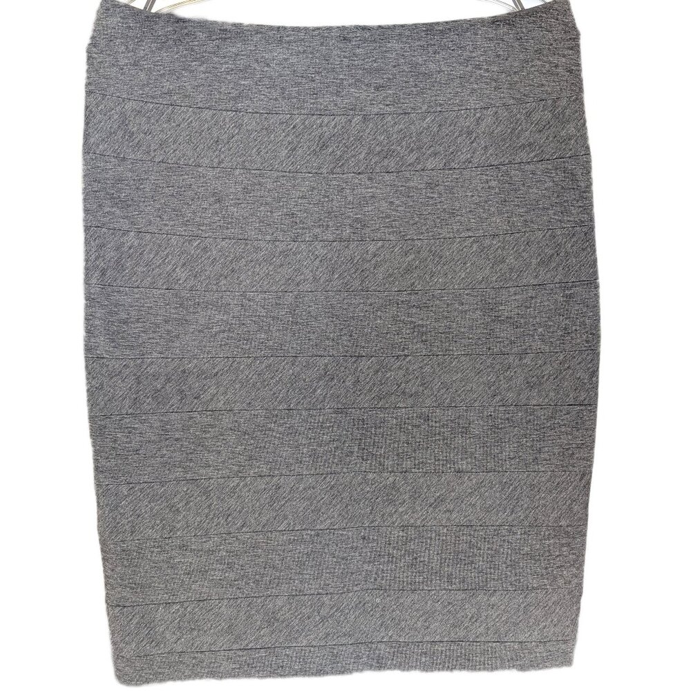 Brunello Cucinelli straight skirt size 8, made in Italy.